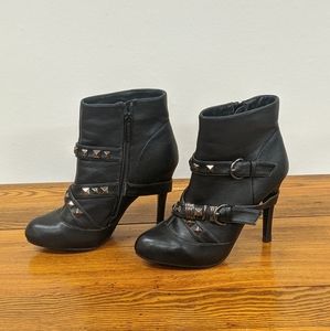 Kardashian Kollection (6.5) Leather Heel Booty